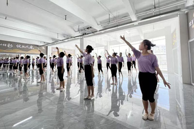 在蘭州中專學校學幼師專業(yè)有什么好處呢？
