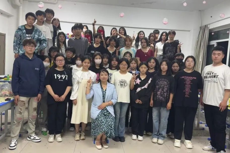 桃李不言 下自成蹊 | 優(yōu)秀班主任風采萃集（二）：張鳳英