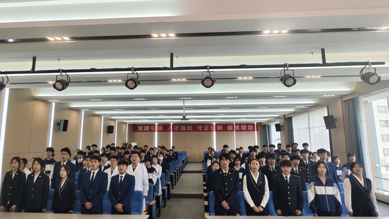 ? 青春心向黨 團(tuán)徽耀征程 | 甘肅北方技工學(xué)校2025年上半年新團(tuán)員入團(tuán)儀式圓滿舉行